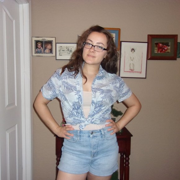 Custom Cropped button front top - Picture 2 of 7